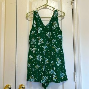 Never worn romper, perfect for summer.